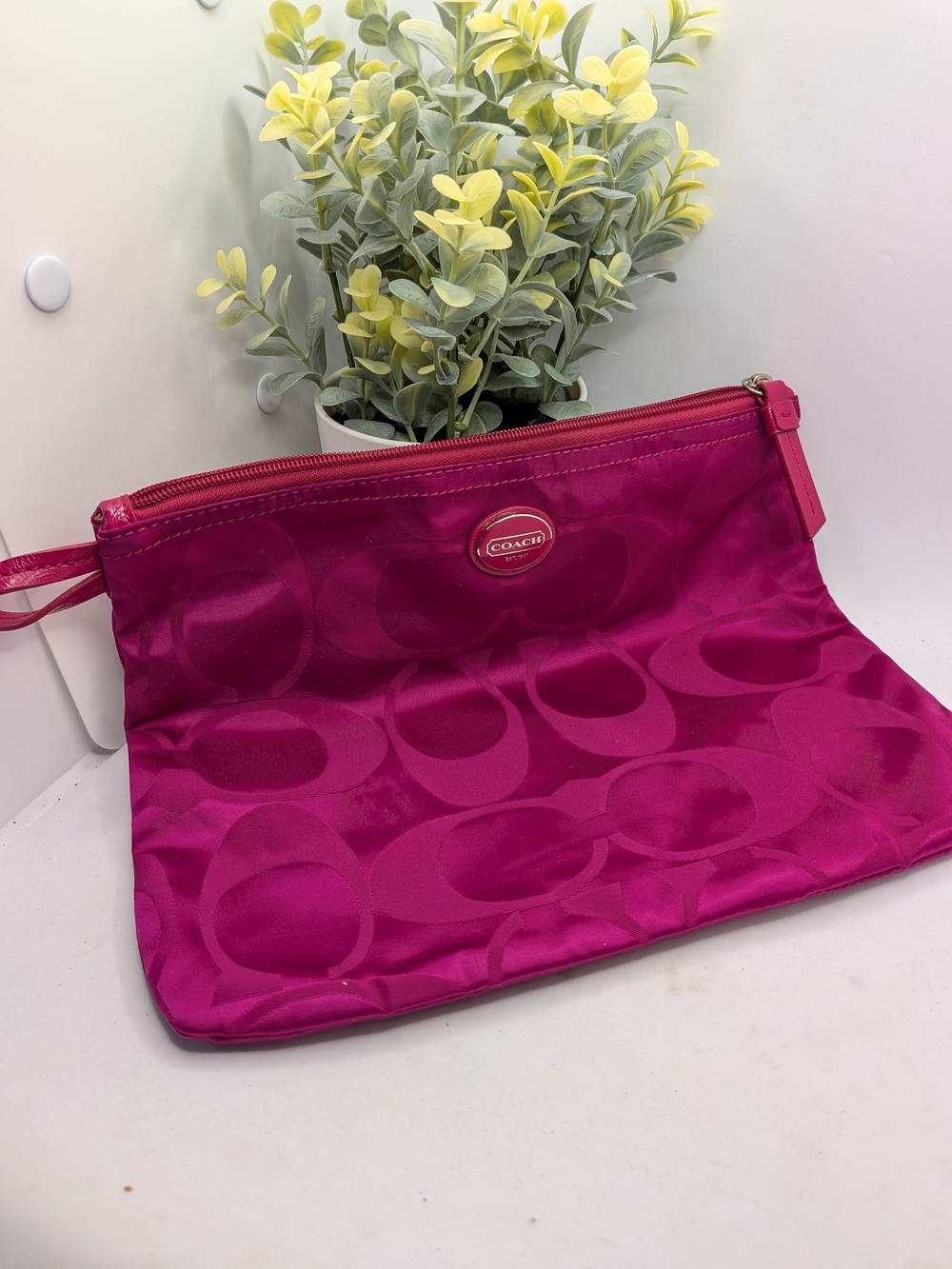Coach Signature Snap In Pouch /Cosmetic in Fuchsia